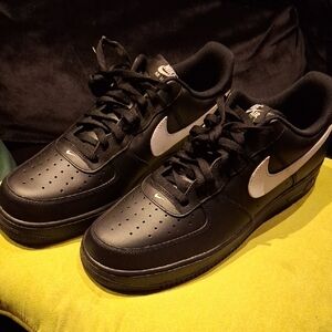 Nike Black and White Men's Sneakers